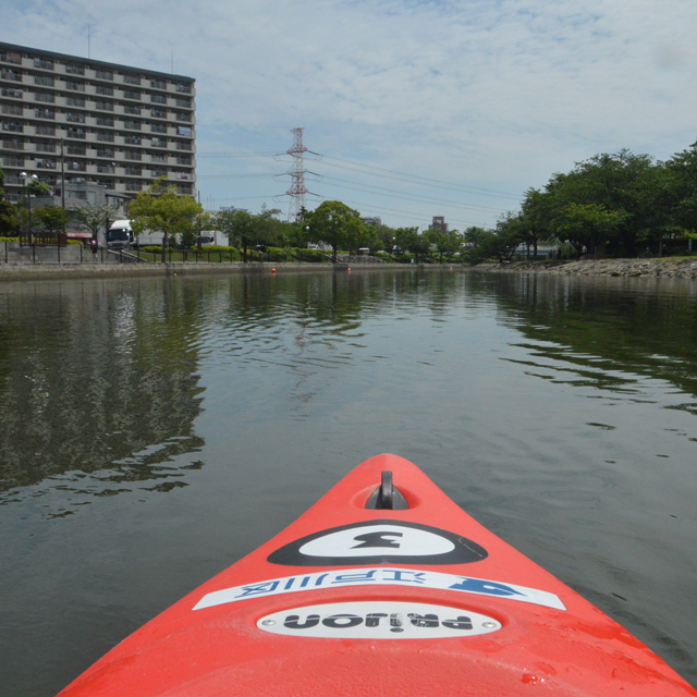 新左近川親水公園でカヌー体験　