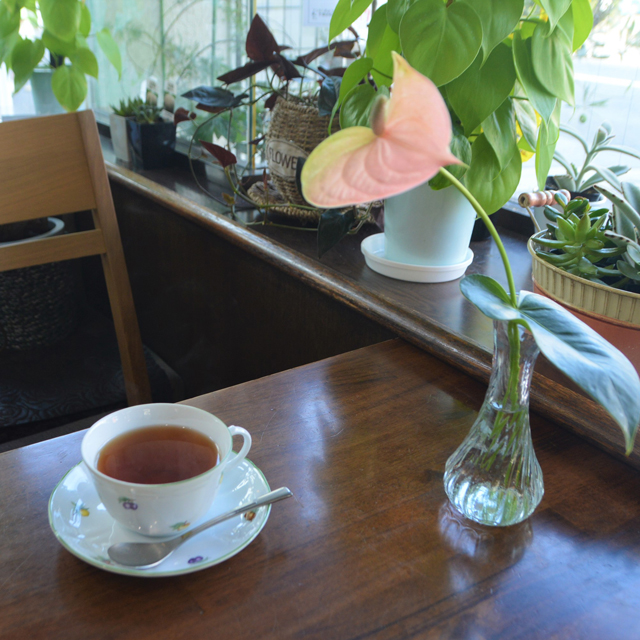 こだわりのカフェ「花茶8306」