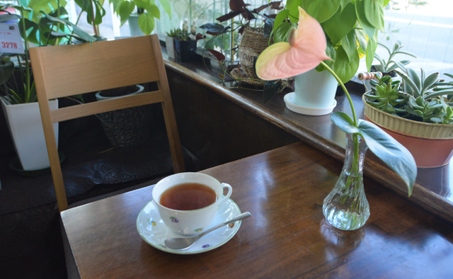 こだわりのカフェ「花茶8306」